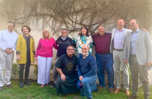 De un hobby a crear un espacio que superó la grieta: prepara asados con embajadores, empresarios y políticos en búsqueda de consensos