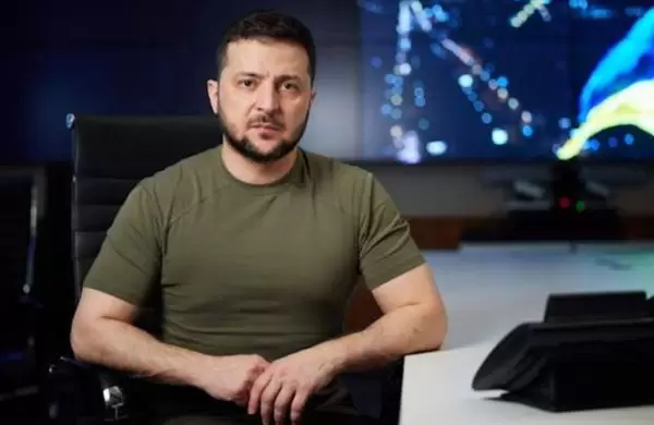 El presidente ucraniano Volodymyr Zelensky fue la estrella inesperada de los Grammy