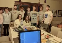 Quines son los estudiantes argentinos que llegaron a la final de una competencia de la NASA