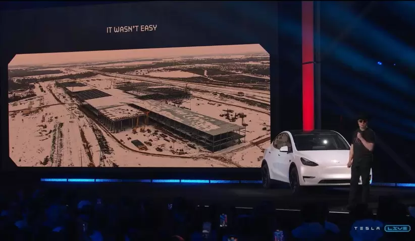 Elon Musk en presentación de Tesla.