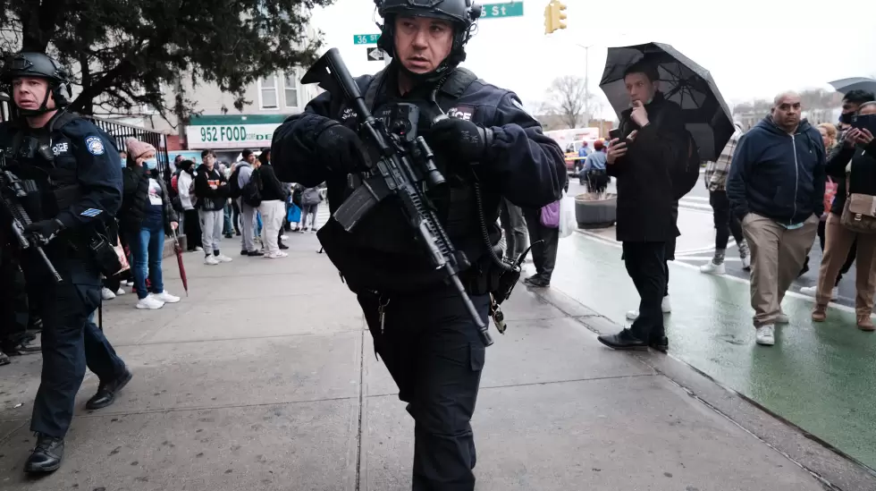 Nueva York, disparos en el subte (Tlam)