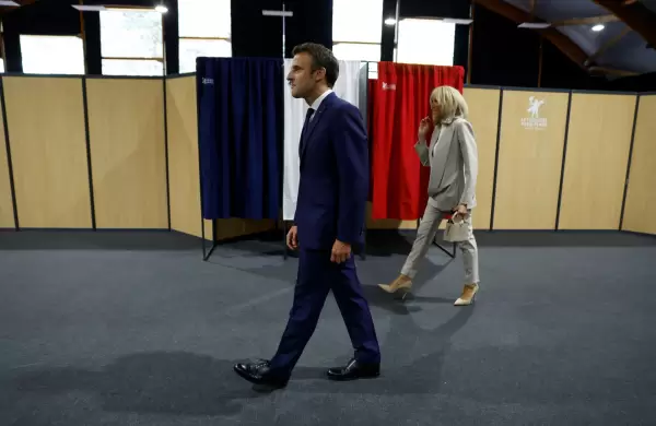 Elecciones en Francia: Le Pen y Macron se miden en un decisivo balotaje presidencial