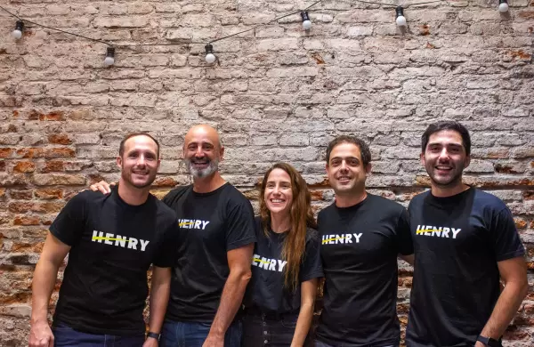 Son argentinos y recibieron 10 millones de dlares para ensear programacin a costo inicial cero