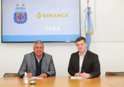 El Chiqui Tapia oficializ el acuerdo entre la AFA y Binance