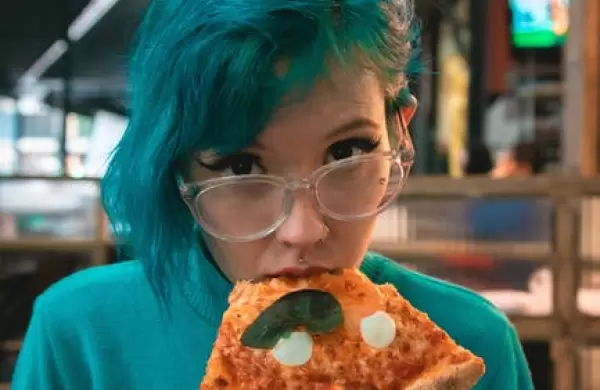 Pizza y cerveza: Cuánto costaba una juntada con amigos hace cinco años y cuánto sale ahora