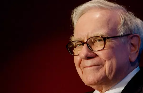 El petróleo está a la venta y Warren Buffett lo está comprando, ¿debería usted también?