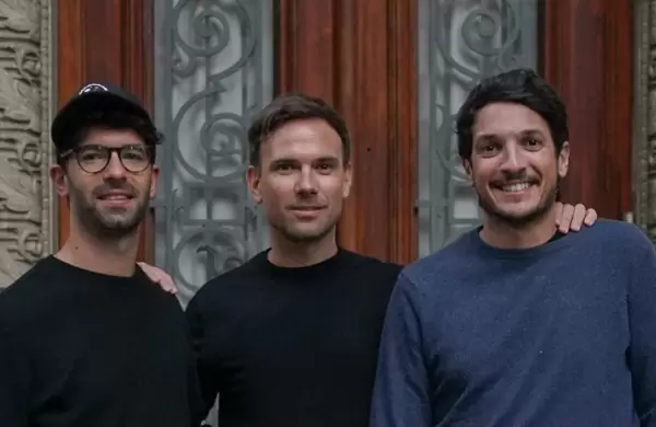 Son amigos desde los seis años y recaudaron US$ 1.5 millones para crear una galería de arte de NFTs