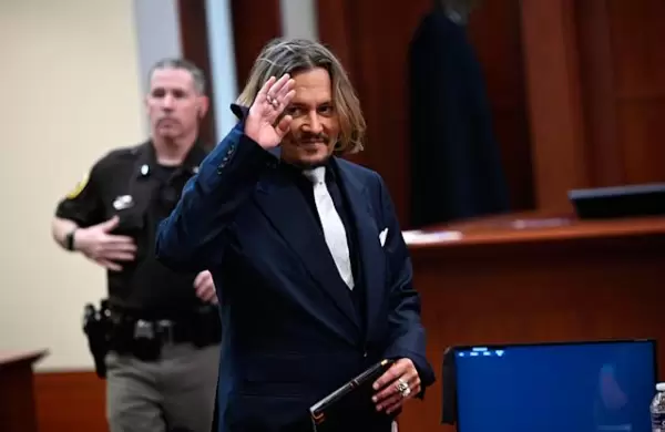 El ex administrador de Johnny Depp revel la inmensa fortuna que malgast el actor