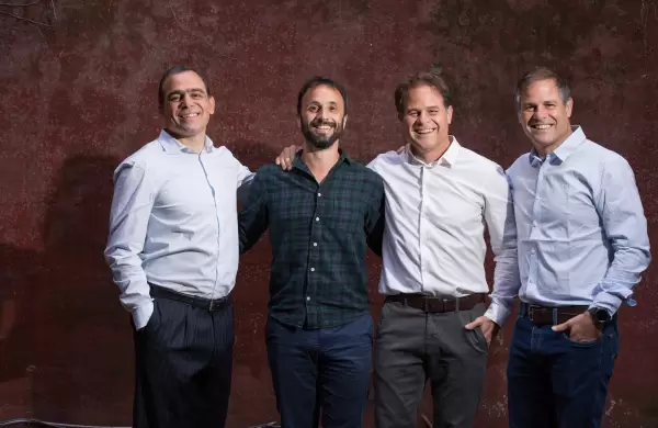 De una pequea remisera a trasladar a George Bush y Bill Clinton en la Argentina: la historia de los hermanos Carrara