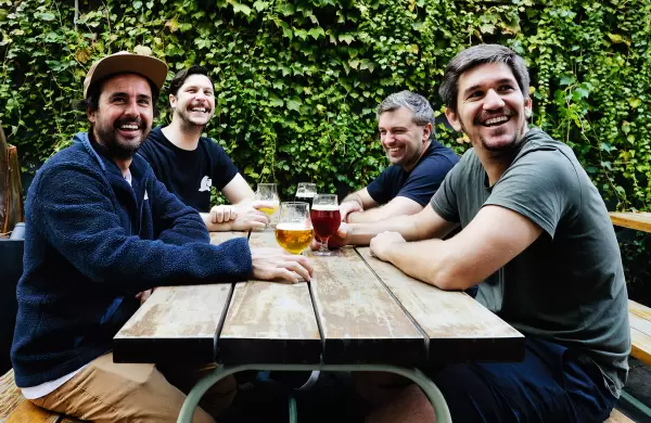 Elaboraban cerveza en un garage y hoy tienen una planta que produce hasta 300.000 litros al mes: la historia detrás de Bierhaus