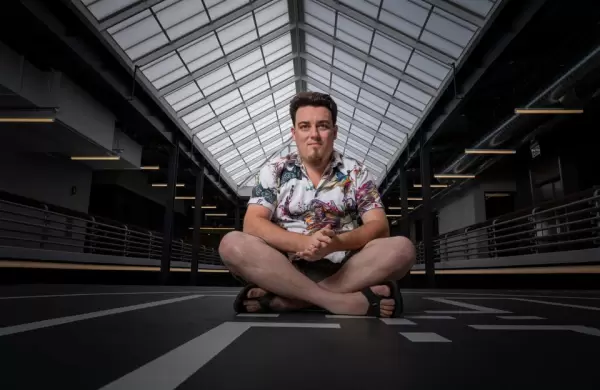 Tiene 29 años, Facebook lo hizo rico y la guerra multimillonario