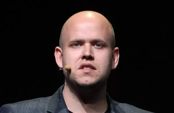 Por qué caen las acciones de Spotify y está en peligro su reinado en la música