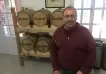 Quién es Ricardo Satulovsky, el médico de Carlos Casares que enseña y produce un whisky sustentable