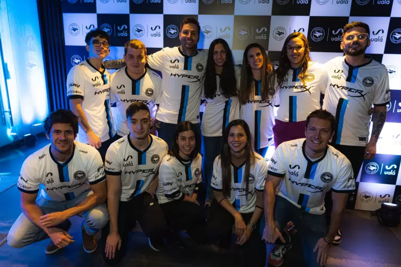 El equipo de Isurus presentó a Ualá como nuevo sponsor.