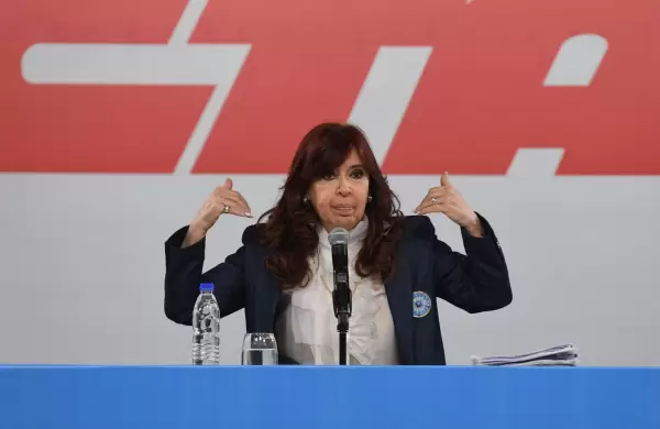 El Gobierno oficializ la baja de la jubilacin de privilegio de Cristina Fernndez y la pensin de Nstor Kirchner