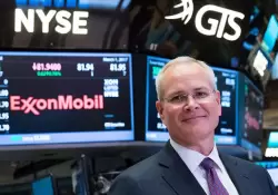 Darren Woods, el CEO de Exxon, le puso fecha a la extincin de los autos convencionales