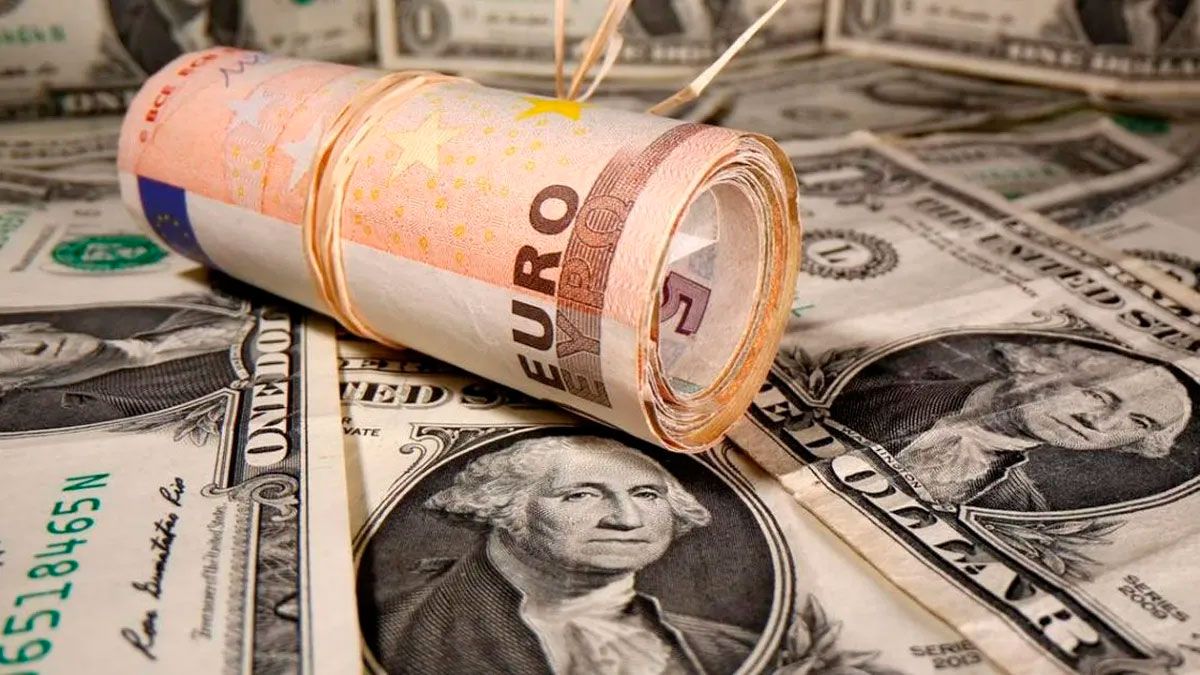 El euro ya vale lo mismo que el dólar. Y eso tiene enormes implicaciones  para el precio de la tecnología