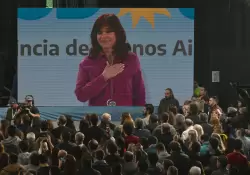 Mientras Guzmn renunciaba, Cristina insista "con la lapicera"