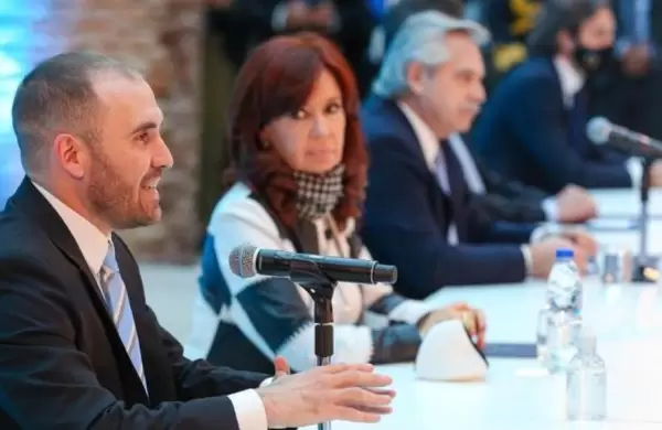 As fue cmo la renuncia de Martn Guzmn precipit "una estampida cripto" en la Argentina