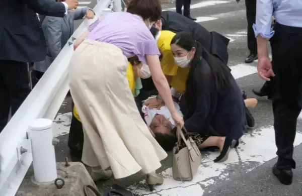 Magnicidio en Japón: Mataron a balazos al ex premier Abe mientras pronunciaba un discurso