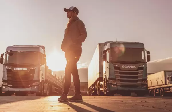 Para contribuir a la igualdad de gnero en el sector, Scania lanza a la cuarta edicin de su programa Conductoras