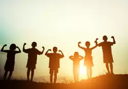 Vacaciones de verano 2026: los argentinos priorizan los viajes en grupo y familiares, con Brasil como destino estrella