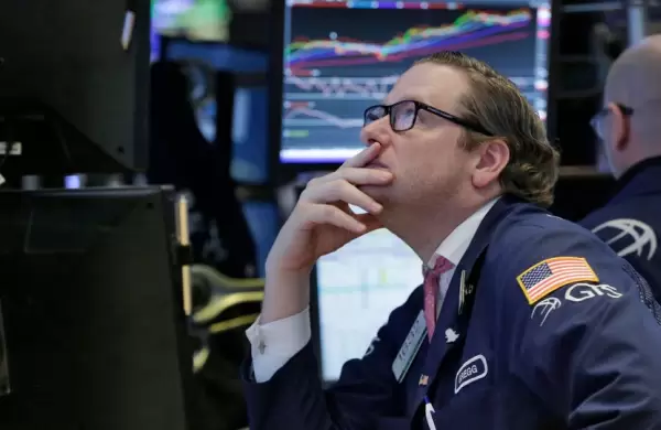 Efecto Trump en el mercado: por qué se desplomaron las bolsas en su primer mes completo de mandato