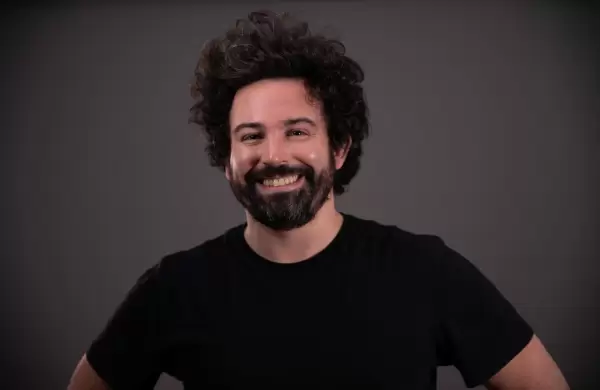 De la mano de un cura, una firma de diseño y una wallet, el mundo crypto se suma a causas solidarias