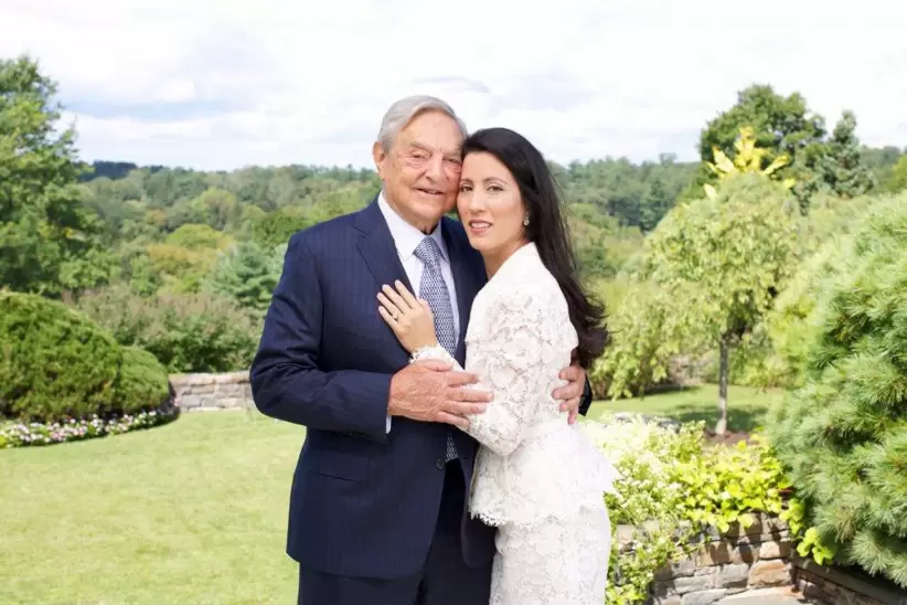 George Soros y su esposa