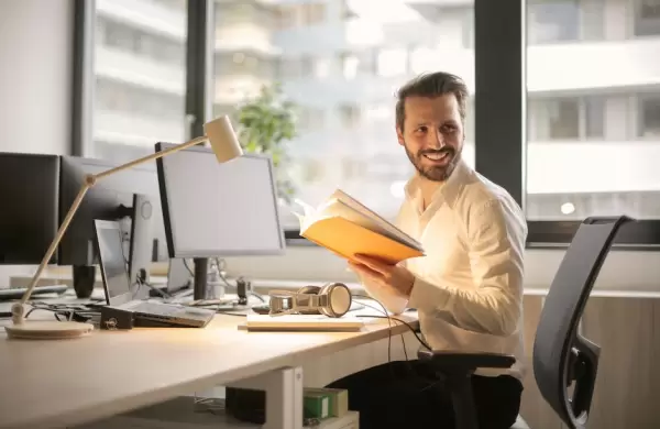 Pluriempleo, un fenómeno que crece entre los trabajadores de altos ingresos para poder mantener su nivel de vida en tiempos de crisis