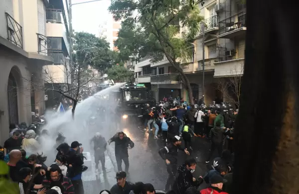 La oposición respaldó a Larreta y culpó a manifestantes y funcionarios por los incidentes en Recoleta