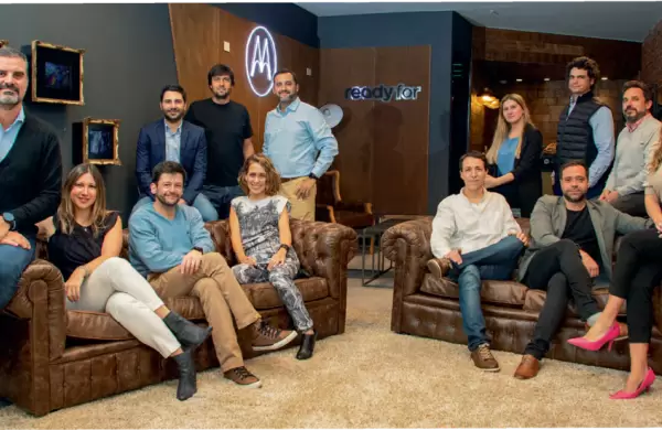 Hay equipo: Así se presenta el detrás de escena de Motorola Mobility Argentina