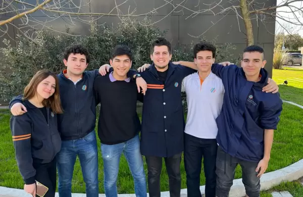 Jvenes promesas: un equipo de estudiantes argentinos participar en un mundial de robtica