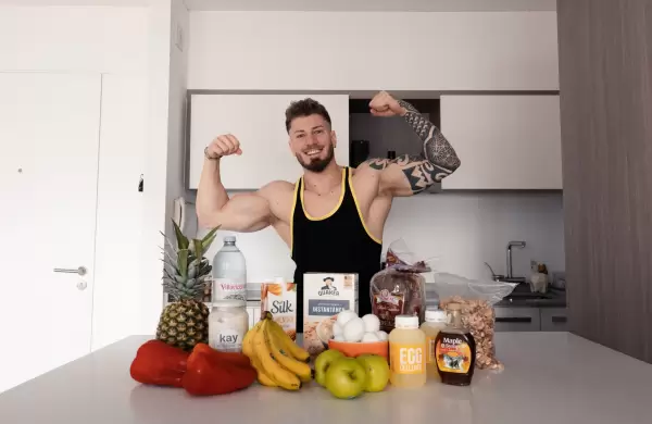 Lo despidieron de una consultora tecnológica y desarrolló un "método fitness online" que es un éxito en Latam