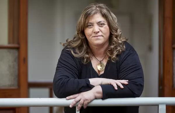 Quién es la argentina que entrena la voz de CEOs, actores y locutores en América Latina y Estados Unidos