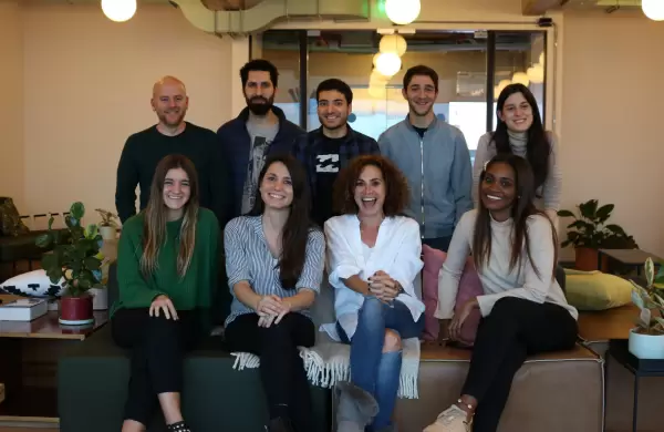 Con alma nómade, creó un proyecto B2B que ayuda a empresas a escalar en sus negocios