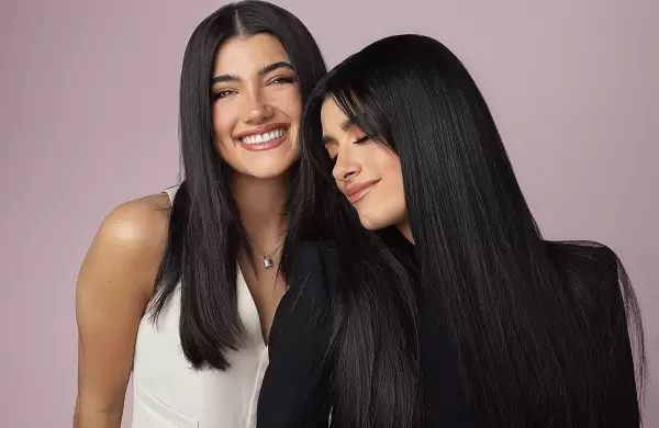 Las hermanas D'Amelio  convirtieron su éxito en TikTok en una máquina de hacer dinero y son la  tapa de Forbes
