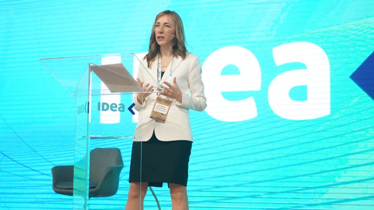 Paula Altavilla, Country President de Schneider Electric, analiza lo que  dejó el Coloquio de IDEA - Forbes Argentina