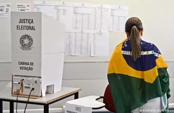 Elecciones en Brasil: Votaron Lula y Bolsonaro y crece la expectativa por los resultados