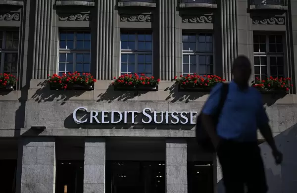 El Credit Suisse cae a su mnimo histrico, "es un desastre" y agita el fantasma de un nuevo Lehman Brothers