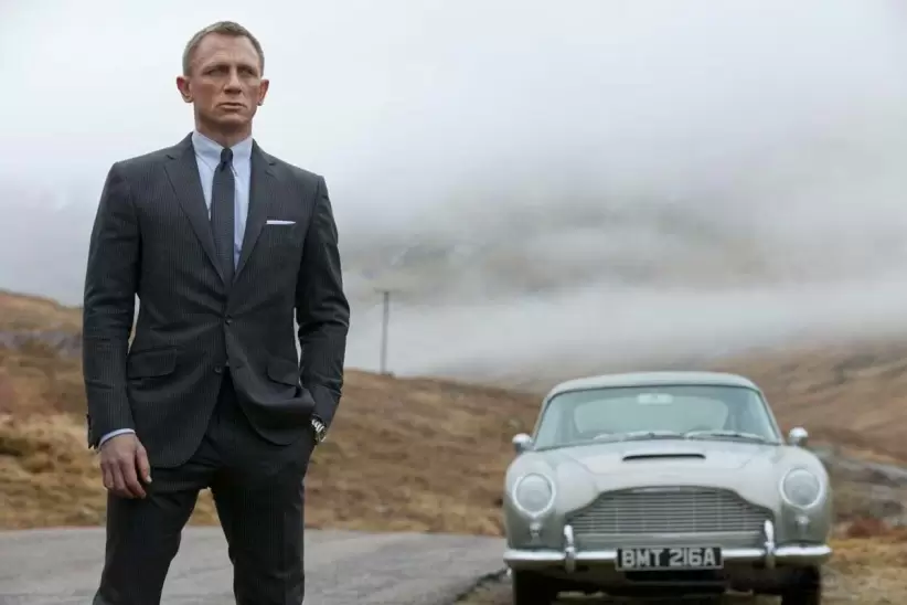 James Bond-