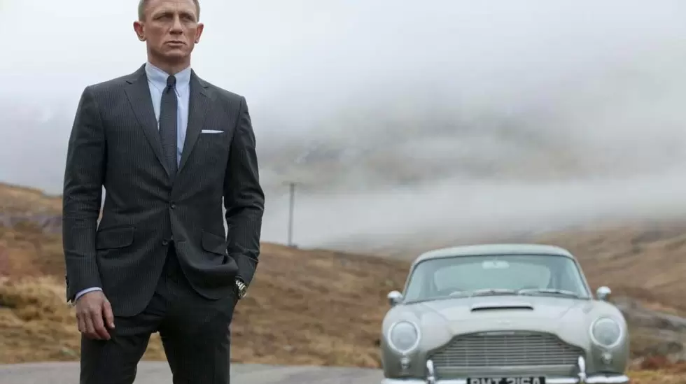 James Bond-