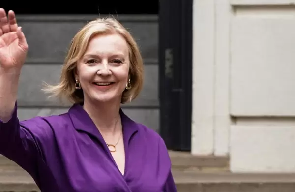 La primera ministra del Reino Unido, Liz Truss, renuncia tras 6 semanas turbulentas en el cargo