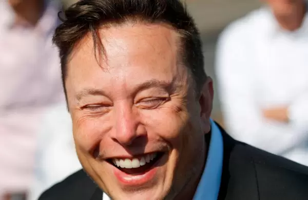 Otra extravagante semana de Elon Musk: despidos en Twitter, vnculos con Rusia y chistes con Kanye West