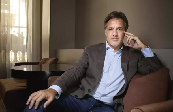 Gastón Taratuta se sube al boom de la Fórmula 1 y se asocia con Stake F1 Team Kick Sauber