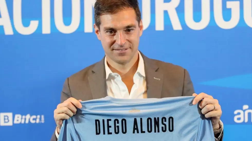 Diego Alonso lleg a la Seleccin de Uruguay cuatro fechas antes de concluir las