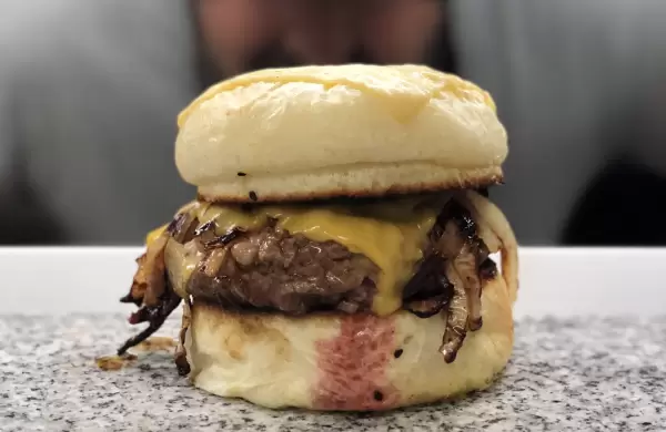 Tras abrir en Miami, la hamburguesera argentina que est entre las 5 mejores del mundo desembarca en Espaa