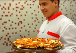 Gerrn cumple 90 aos: nmeros del tradicional local porteo que vende ms de 1500 pizzas al da