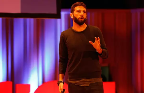 Tras su paso por "47 Street" se convirtió en un experto del Marketing y lanzó un algoritmo para vender más en redes