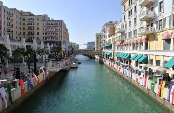 As es la "pequea Venecia" uno de los tesoros artificiales de Qatar